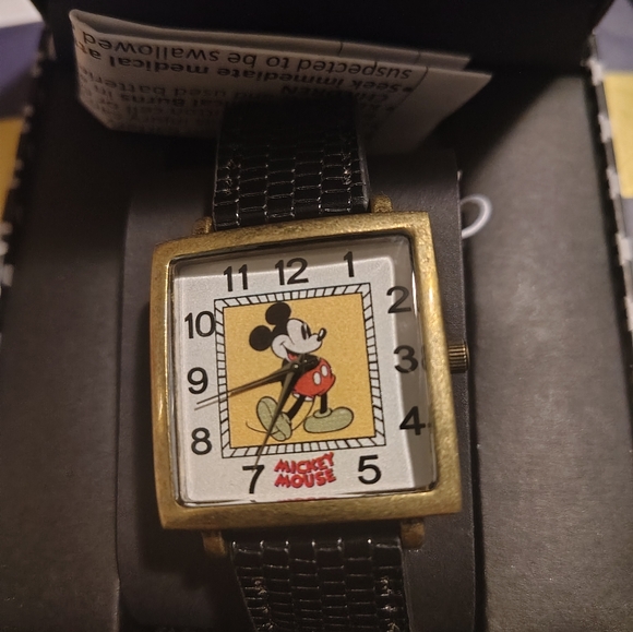 Mickey Mouse Gold and Black Watch - Picture 4 of 5